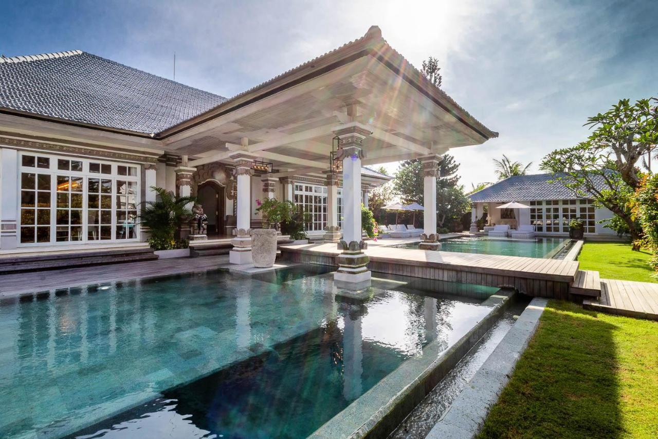 Villa Symphony White By Balisuperhost อูบุด ภายนอก รูปภาพ